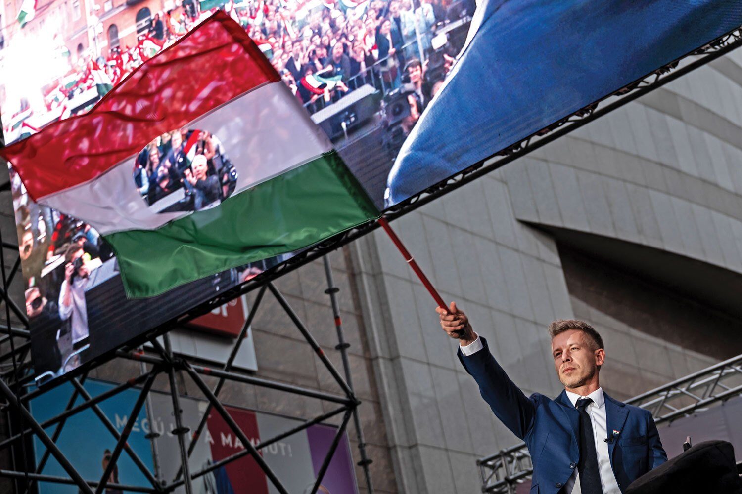Magyar învinge la urne: Orban, învins! Ce lasă în urmă, la o aruncătură de autostradă