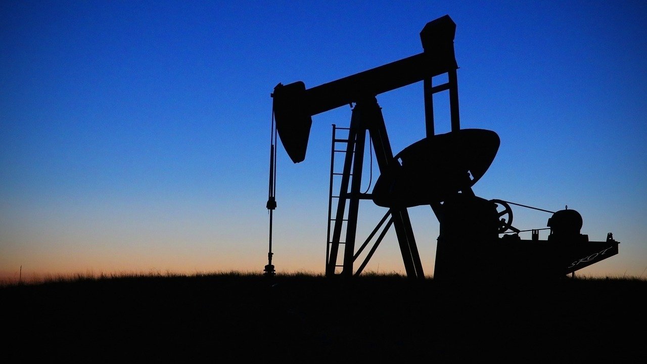 Criza gazelor și petrolului de o amploare fără precedent Situatia actuală a resurselor energetice globale se află într-o bravură deosebită, fiind caracterizată printr-o criză a petrolului și gazelor naturale cauzată de blocarea Strâmtorii Ormuz de către Iran