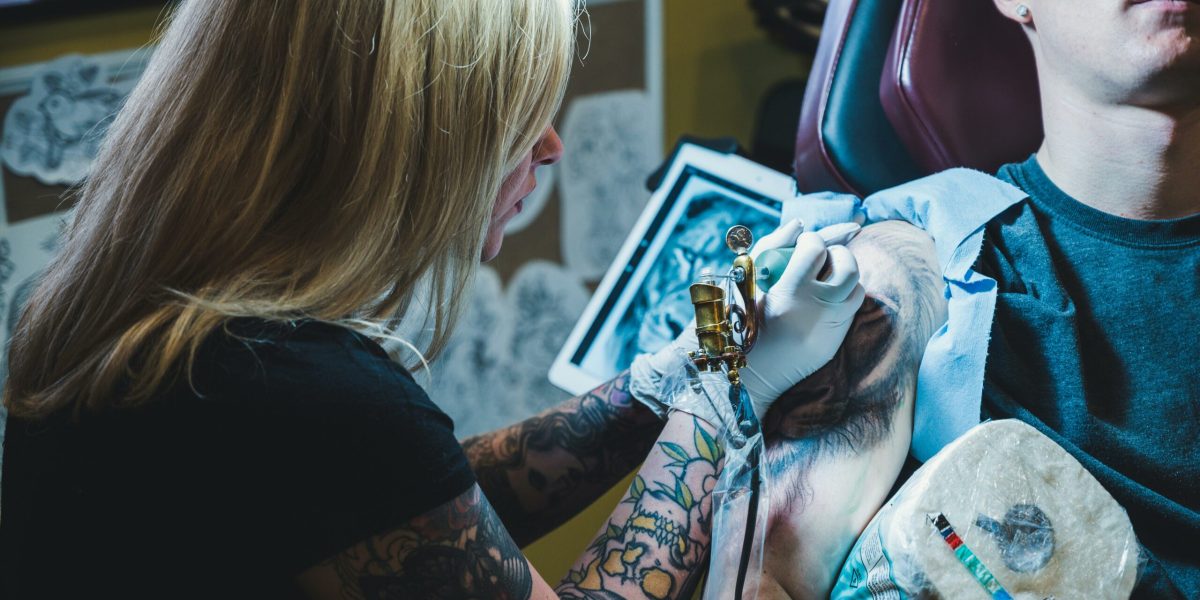 Artiștii tatuatori cuceresc Timișoara: Români și străini la festival