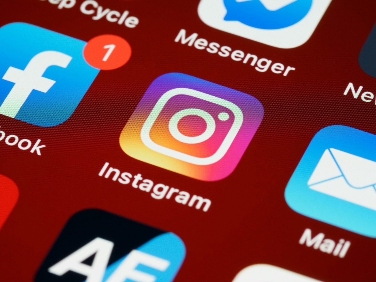 Ban-ul social media, ignorat: Doi din trei copii australieni, conectați online