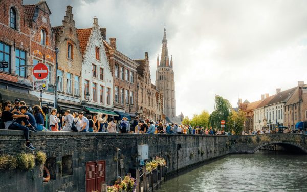 Avertisment la nivel UE: Accesul la medicină, blocat greșit pentru studenți