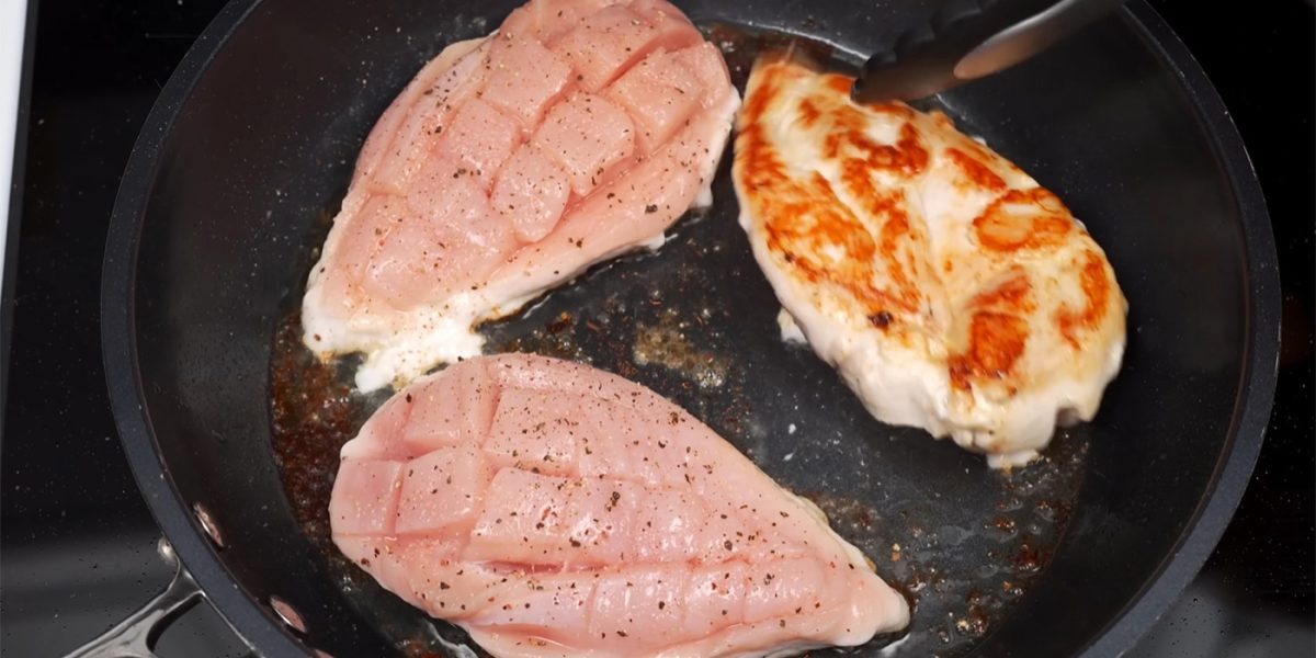 Cât timp fierbi pieptul de pui? Secretul unui preparat gustos și suculent