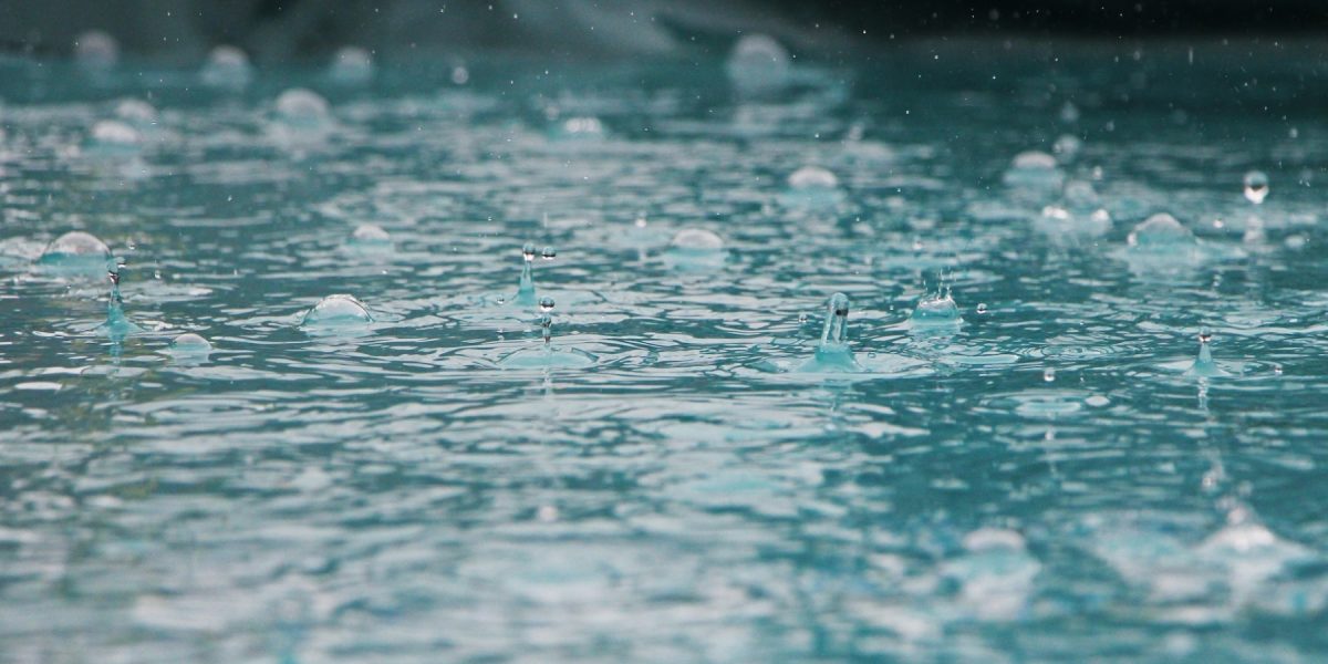 Ploi torențiale și vijelii în România: Alertă METEO până sâmbătă