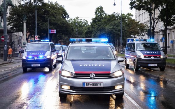 Viena: O bandă de escroci, majoritatea români, prinsă de poliție