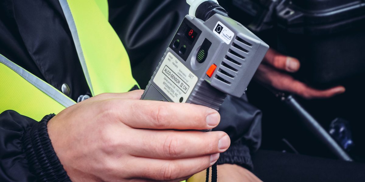 Șoferii nu mai pot porni la drum dacă au băut. Alcooltest obligatoriu în București