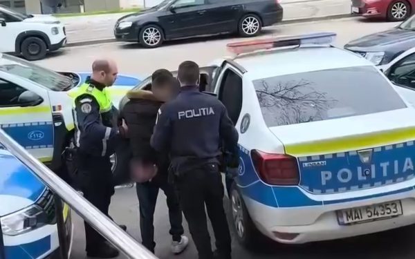 Tânăr agresiv în București: Pumn în față pentru un polițist, după o cerere