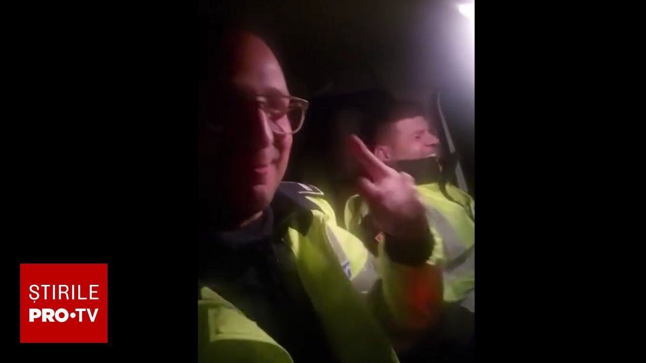 Maneliști în uniformă la Brăila: Polițiști filmați cântând în mașina de serviciu