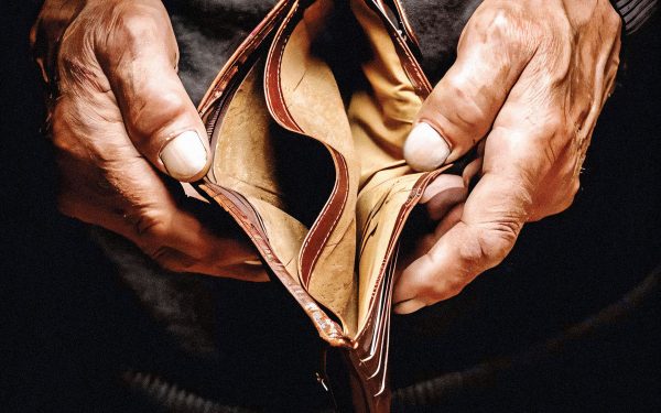 Inflația, aproape de 10%, pune bețe în roate creșterii economice din România