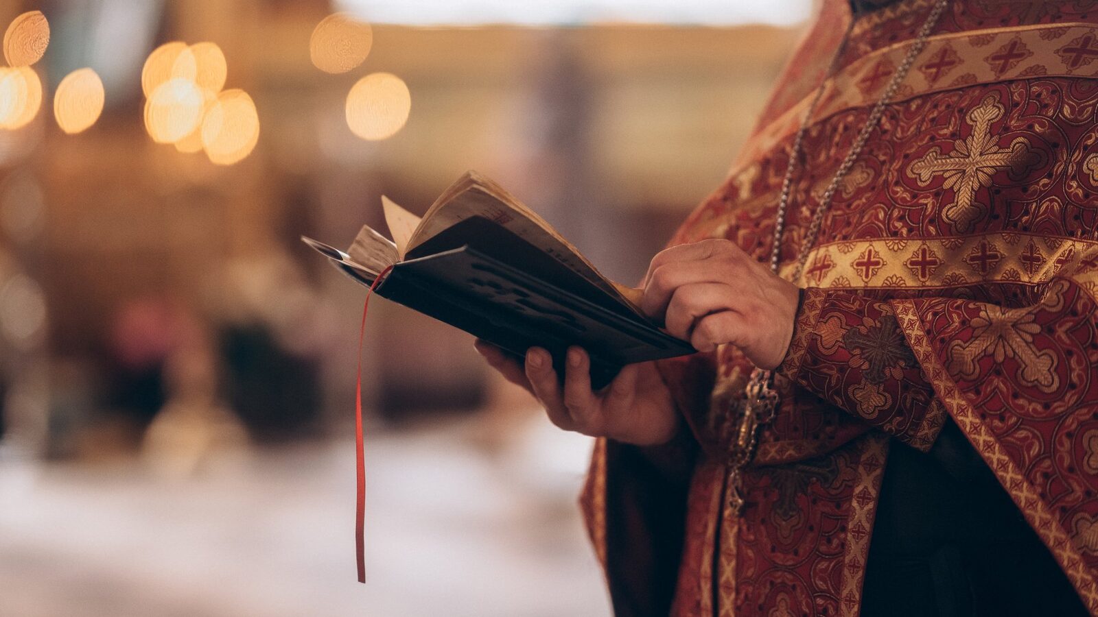 Spovedania, secretul liniștii sufletești. Preot: „Ne curățăm de rele” | AUDIO