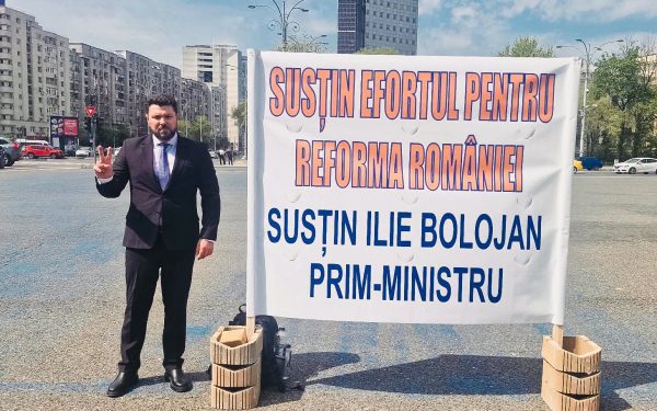 Primarul Loghin (PNL) de Rădăuți, la București, pro Bolojan în Piața Victoriei