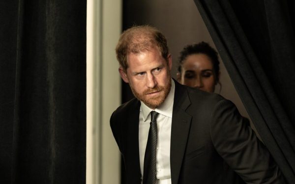 Harry, atac furibund la Charles: „Vreau copii mai buni”