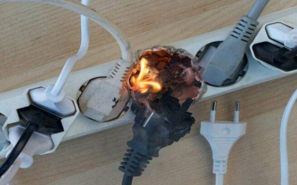 Campioana scumpirilor: Prețul energiei electrice a explodat cu 57% în martie