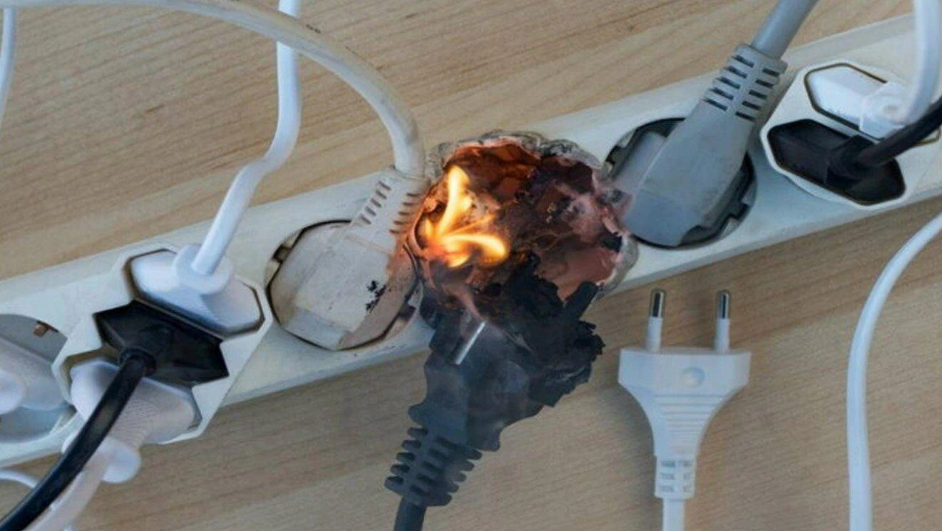 Campioana scumpirilor: Prețul energiei electrice a explodat cu 57% în martie