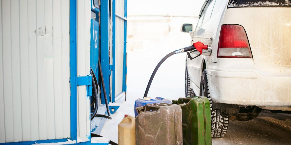 Poți alimenta cu canistra la benzinărie? Avertisment pentru șoferi