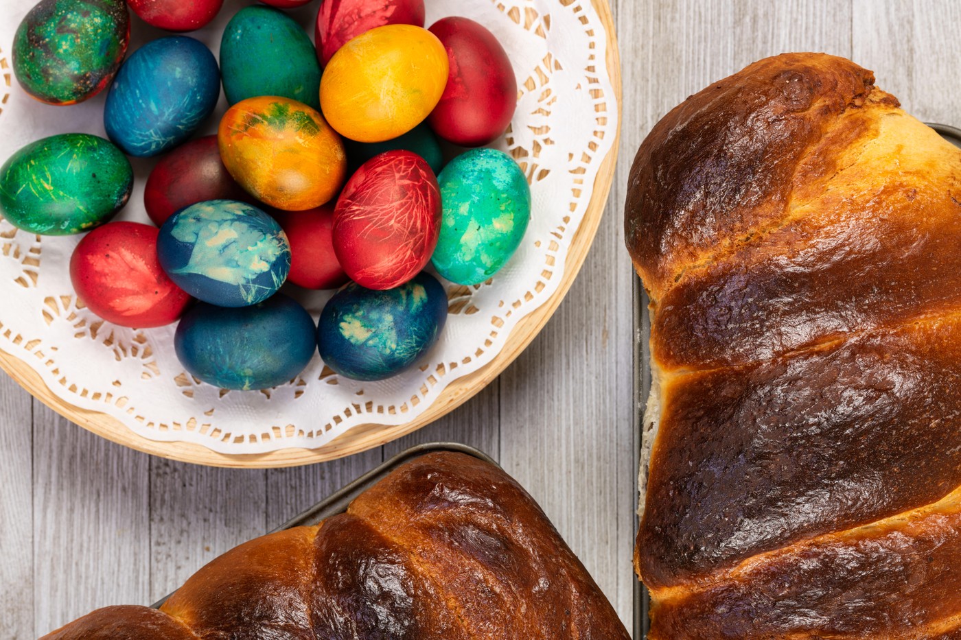 Masa de Paște din 2026 va fi mai costisitoare ca niciodată, odată cu creșterea prețurilor pentru produsele tradiționale esențiale