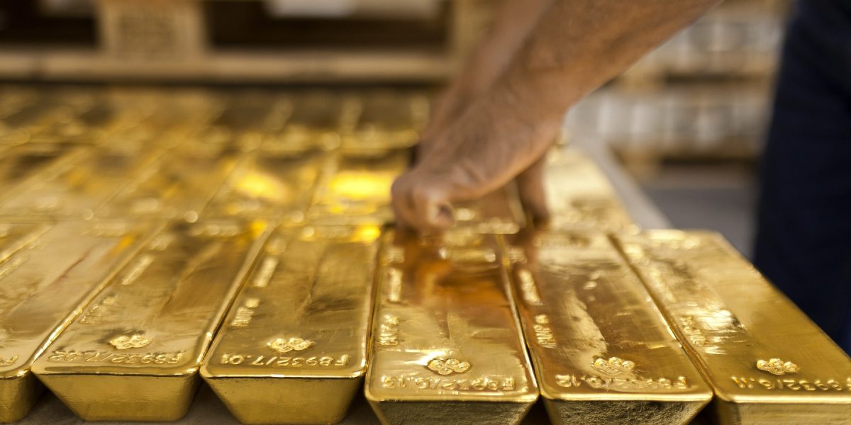 Aurul, vândut în ritm record: De ce renunță bănci centrale la metalul prețios