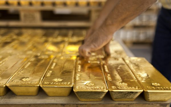Aurul, vândut în ritm record: De ce renunță bănci centrale la metalul prețios
