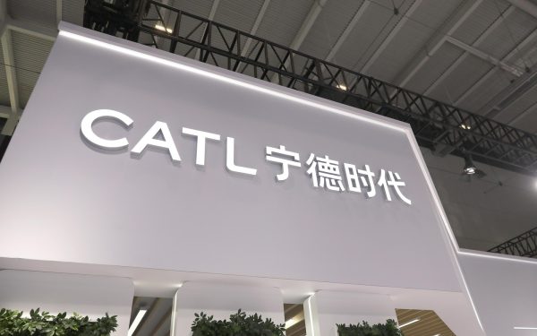 CATL revoluționează electricele: Baterii cu încărcare-fulger și autonomie uluitoare!