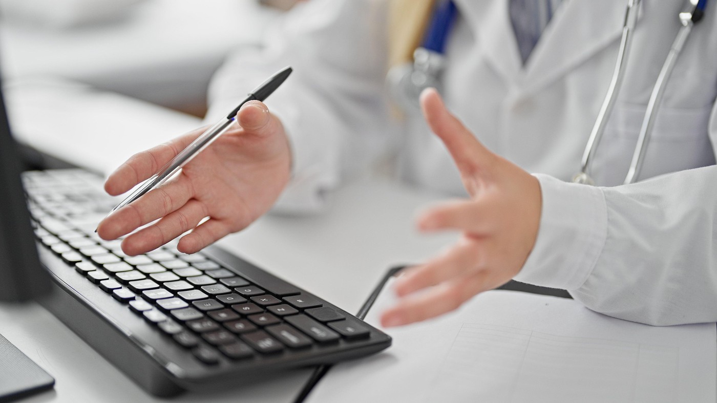 Concediul medical poate fi luat în calcul pentru vechimea în muncă și influențează pensionarea în anumite cazuri concrete