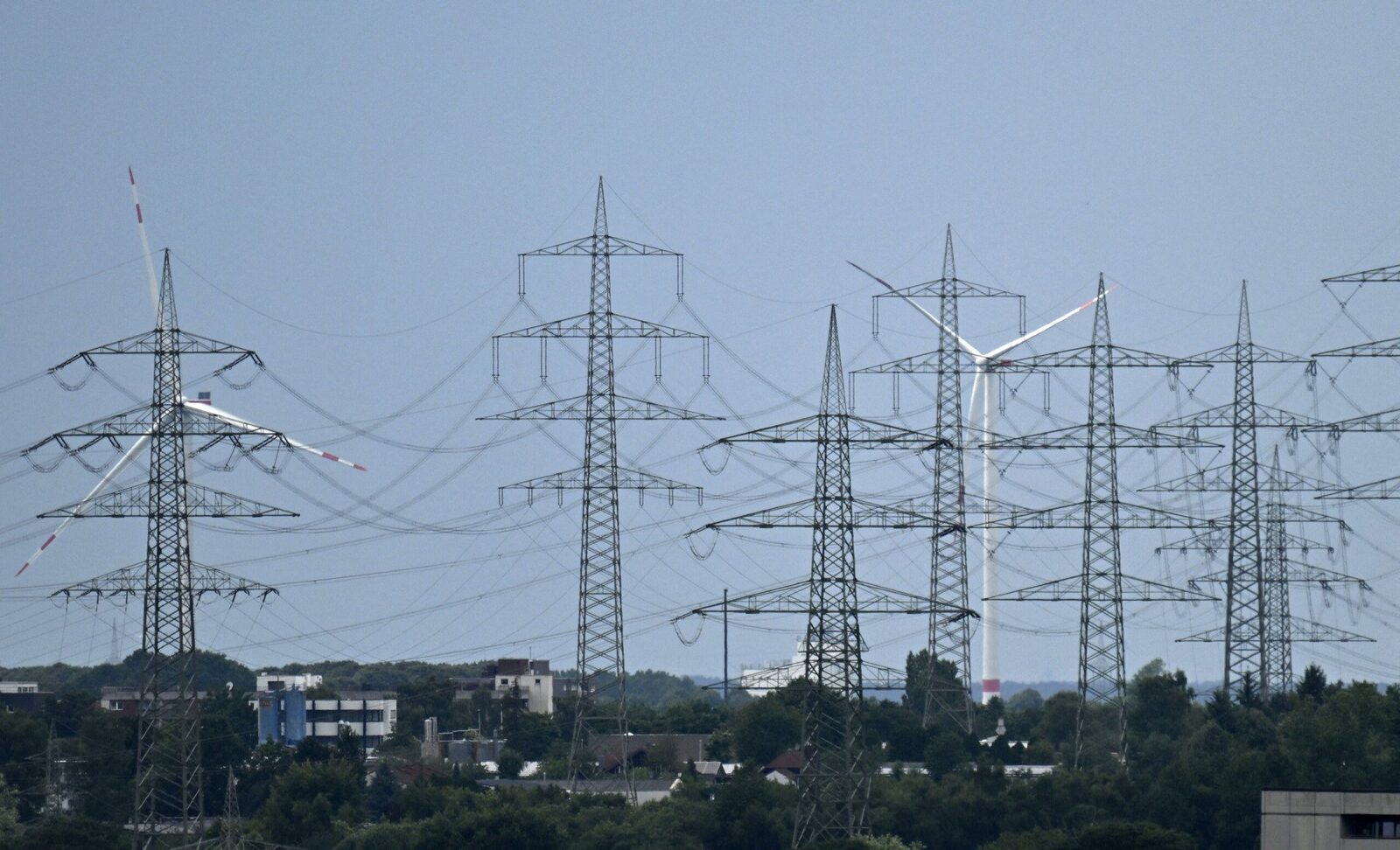 Curentul se oprește în București și Ilfov: Zonele afectate, 14-17 aprilie 2026