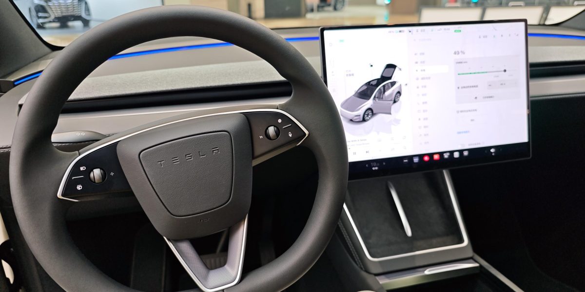 Tesla dezvoltă un SUV electric complet nou, mai mic și mai accesibil, potrivit unor informații recente
