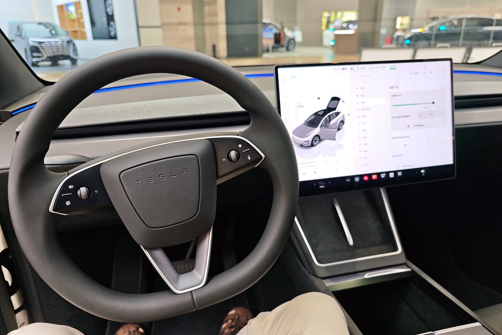 Tesla dezvoltă un SUV electric complet nou, mai mic și mai accesibil, potrivit unor informații recente