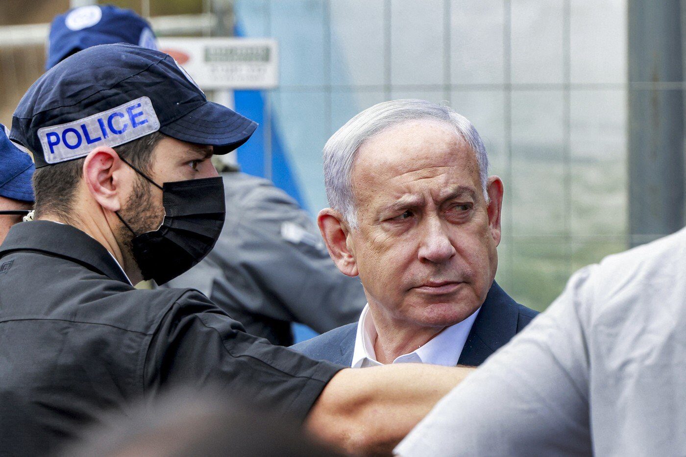 Gesturi obscene, în direct, la adresa premierului israelian în Spania