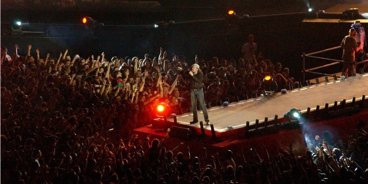 Muncitor concediat și amendat cu 5.000 euro după concert în Italia