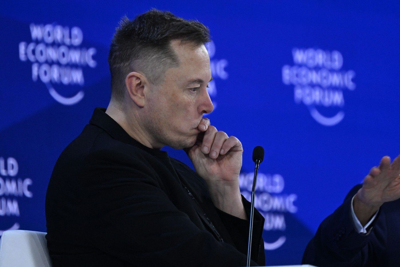 xAI, compania de inteligență artificială fondată de Elon Musk, a dat în judecată statul COLORADO, contestând o nouă lege privind reglementarea sistemelor de inteligență artificială