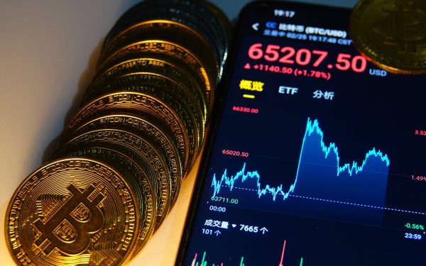 NYT: Cine e Satoshi Nakamoto, creatorul Bitcoin? Ziarul american face dezvăluiri