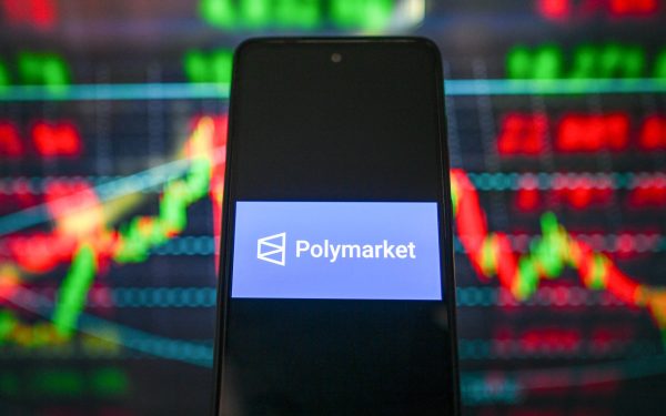 Pariuri de milioane pe război: Jucătorii Polymarket sfida direct The Guardian