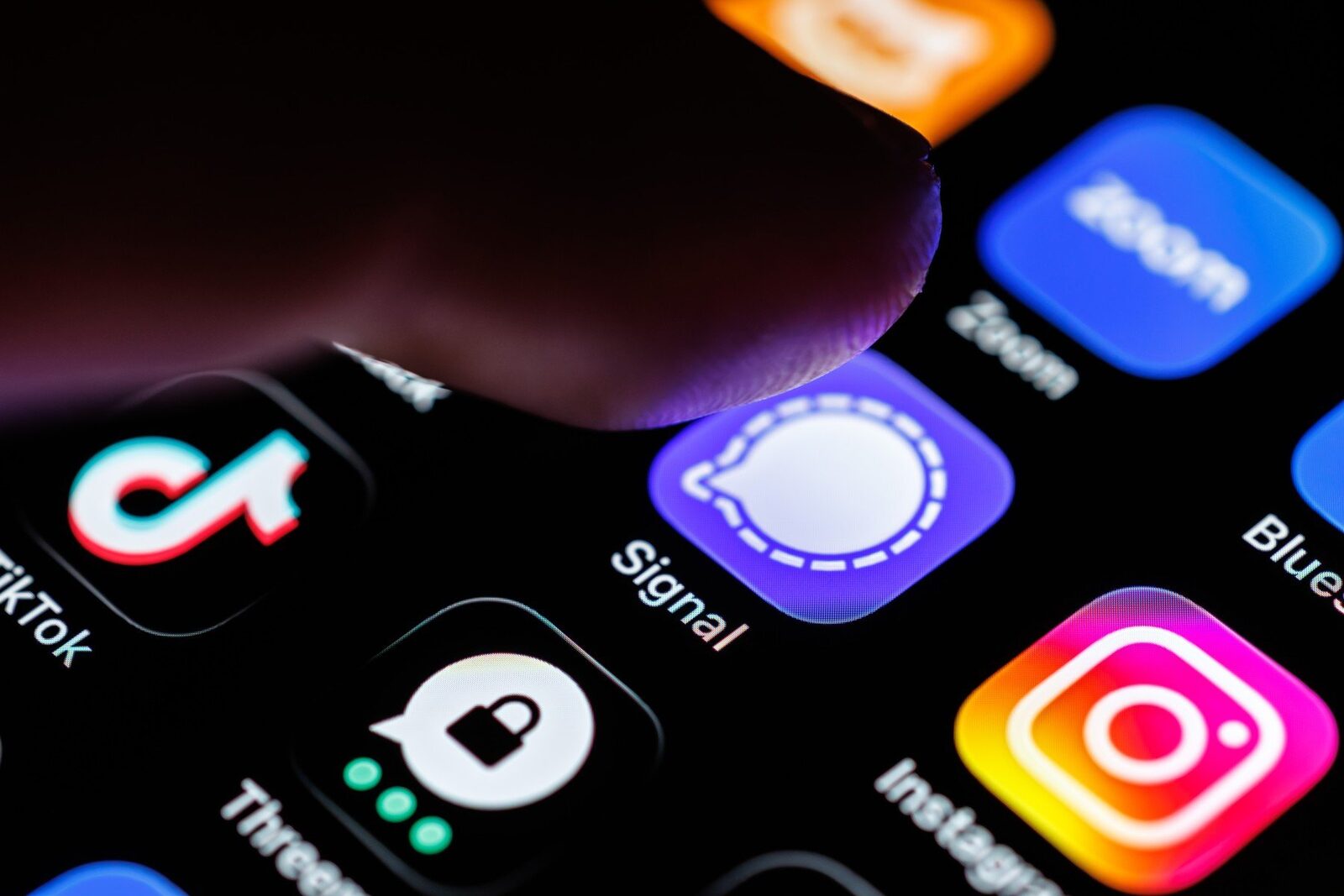 FBI sparge secretul: Mesaje Signal șterse, recuperate de pe iPhone
