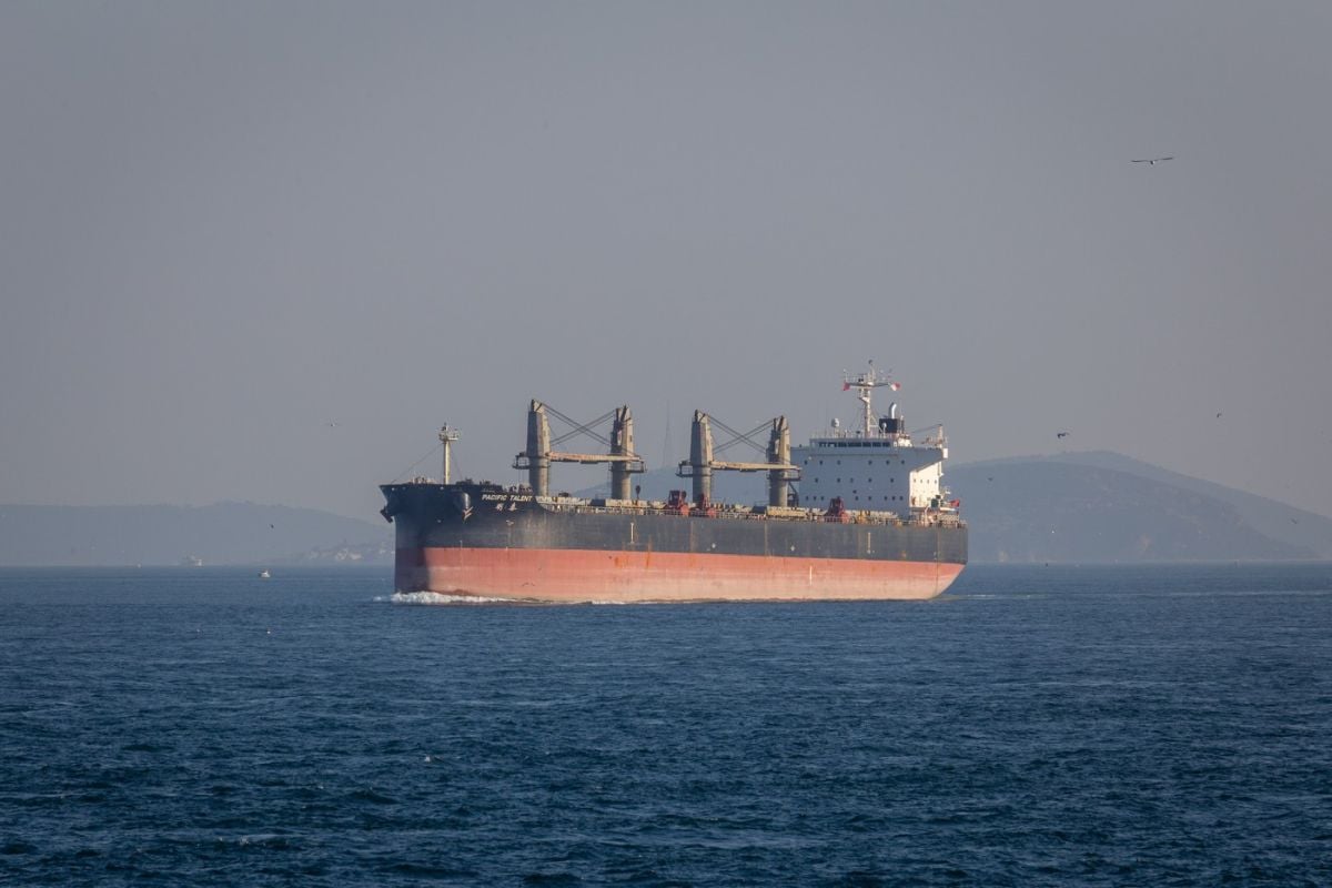 Criza Ormuz: Noi rute maritime, mai lungi și mai scumpe, pentru marfuri