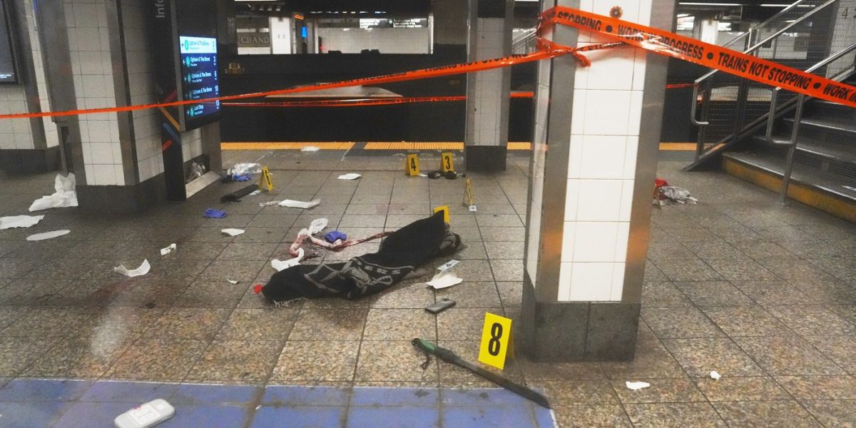 Atac cu maceta în NY: Agresorul, ucis de polițiști. Un nou șoc