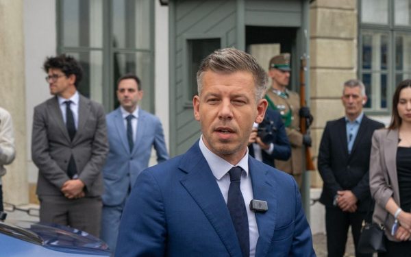 Peter Magyar, văzut de Orban pe balcon: „Ca-n filme” la Palatul Prezidențial