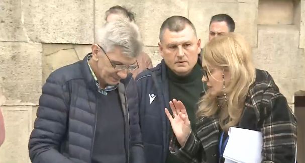 Sindicaliștii acuză restructurare fără transparență și aducerea de personal de la alte primării Reorganizarea administrației din București, impusă de noile reglementări ale guvernului, a adus în centrul atenției un conflict între autorități și sindicaliști