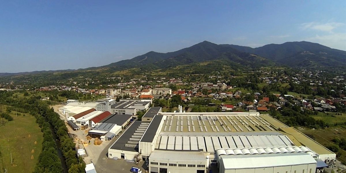 Concedieri masive la o fabrică uriașă din România: mii de locuri de muncă, în pericol
