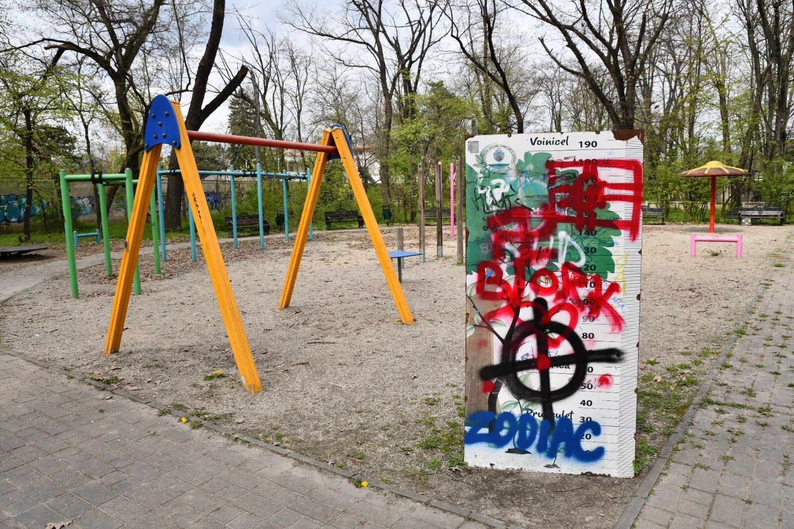 Ciucu, atac la Herăstrău: „Cacofonie” de mobilier și „cașcarabete”