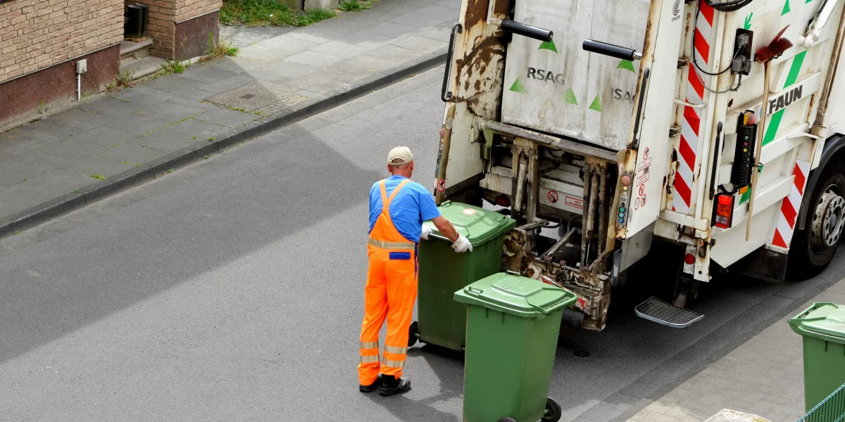 Gunoiul, la control! Proprietarii și administratorii, cu obligații clare