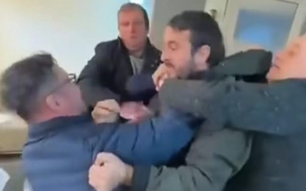 Bătaie și scandal la AUR: Un membru l-a atacat pe Dan Tănasă