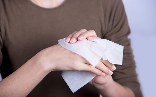 Șervețelele ucigașe: 6 morți și zeci de infectări în Europa din cauza contaminării