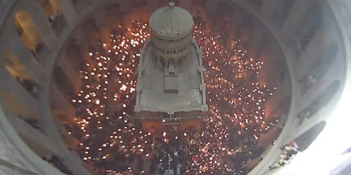 Sfânta Lumină de la Ierusalim, în România: Când ajunge la credincioși?