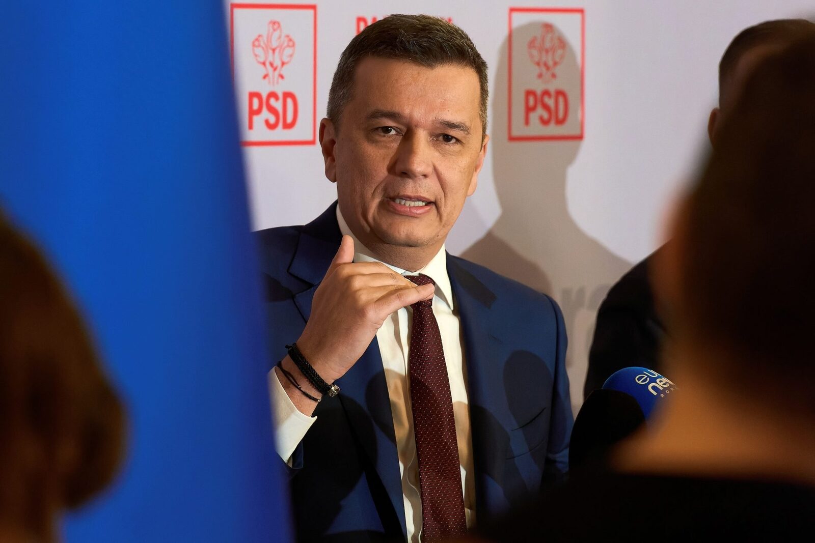 Retragerea miniștrilor PSD: Ce joc politic pregătește Grindeanu pentru Bolojan