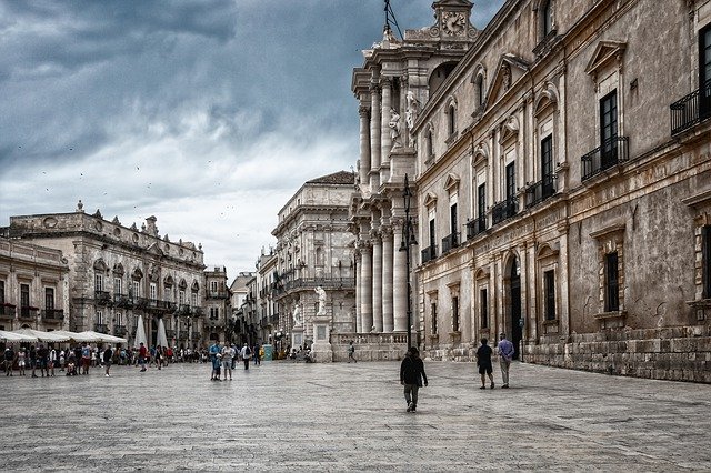 Sicilia, cu 30.000 de euro pentru angajații pe termen nedeterminat