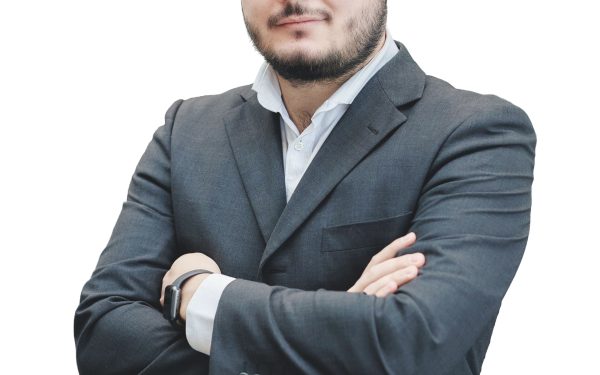 Silviu Nistorescu (29 ani) a urcat rapid la Porsche: Drumul unui Manager Digital