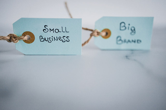 Branduri românești: „David vs. Goliat” – cum înving micile afaceri giganții