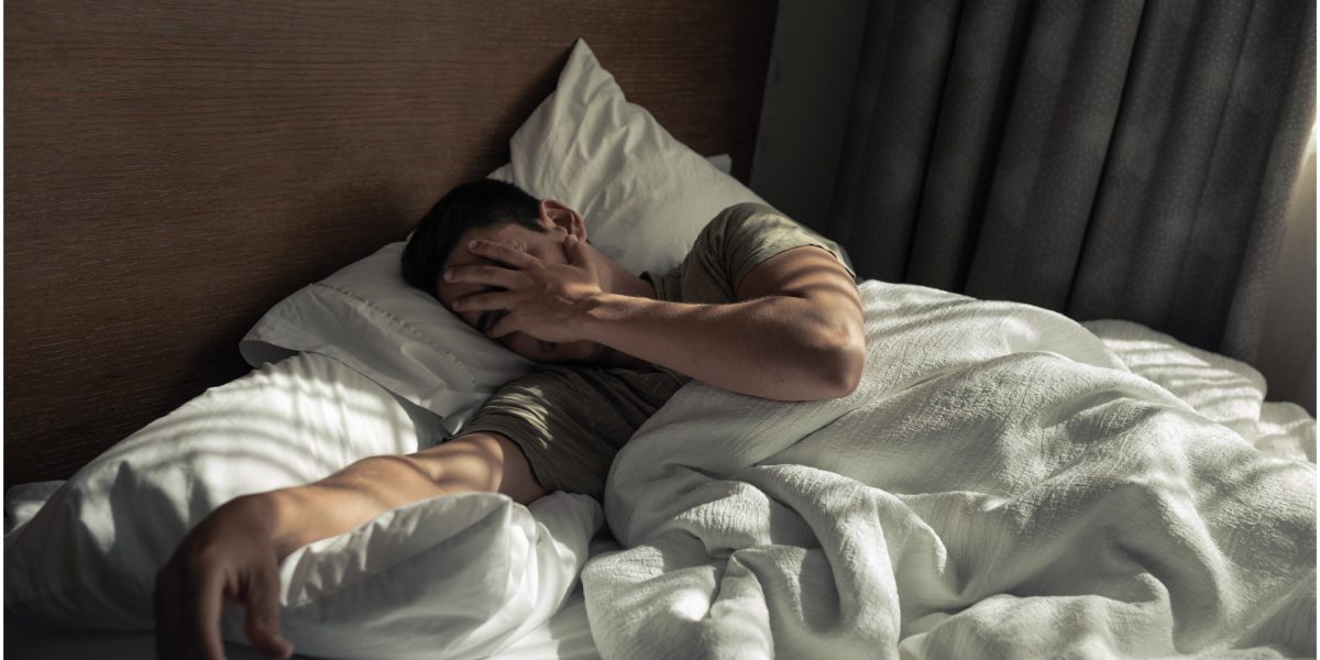 Românii, cu ochii-n tavan din cauza banilor: Sondajul arată teama de sărăcie