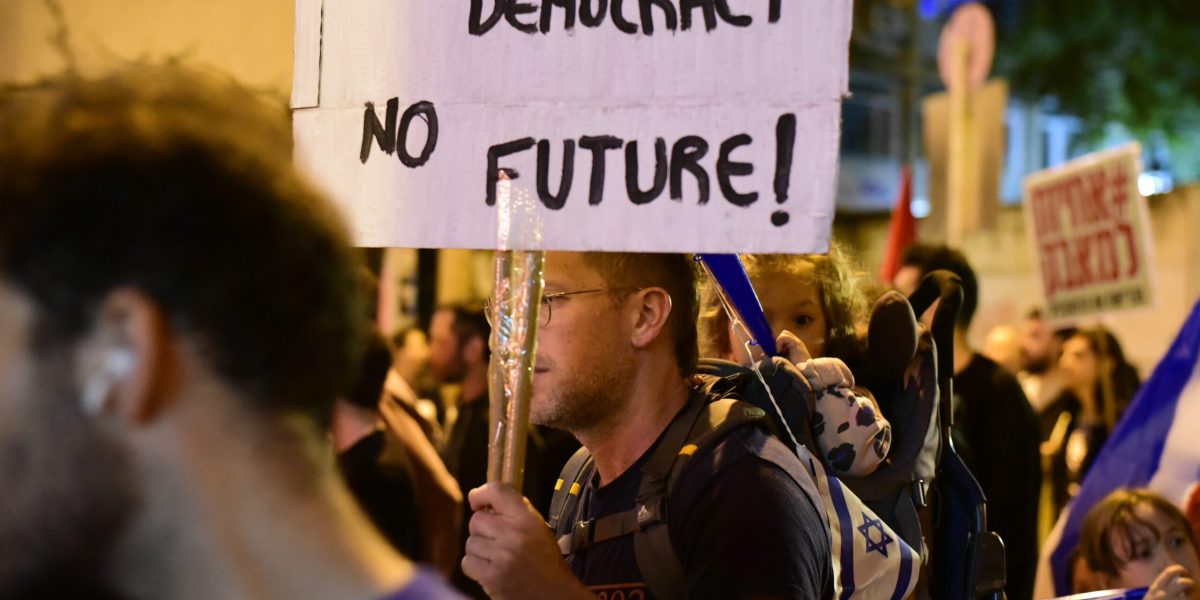 nn Indicele global al democrației a înregistrat o ușoară creștere, sugerând o atenuare a declinului observat în ultimii ani, conform celei mai recente evaluări a EIU