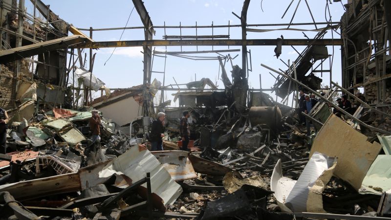 Un pilot de F-15 dispărut în urma atacului asupra unui avion militar american a fost posibil capturat de triburile locale din Iran, după ce două elicoptere americane au fost ținta focului în zonele montane din provincia Kohgiluyeh și Bârzeli