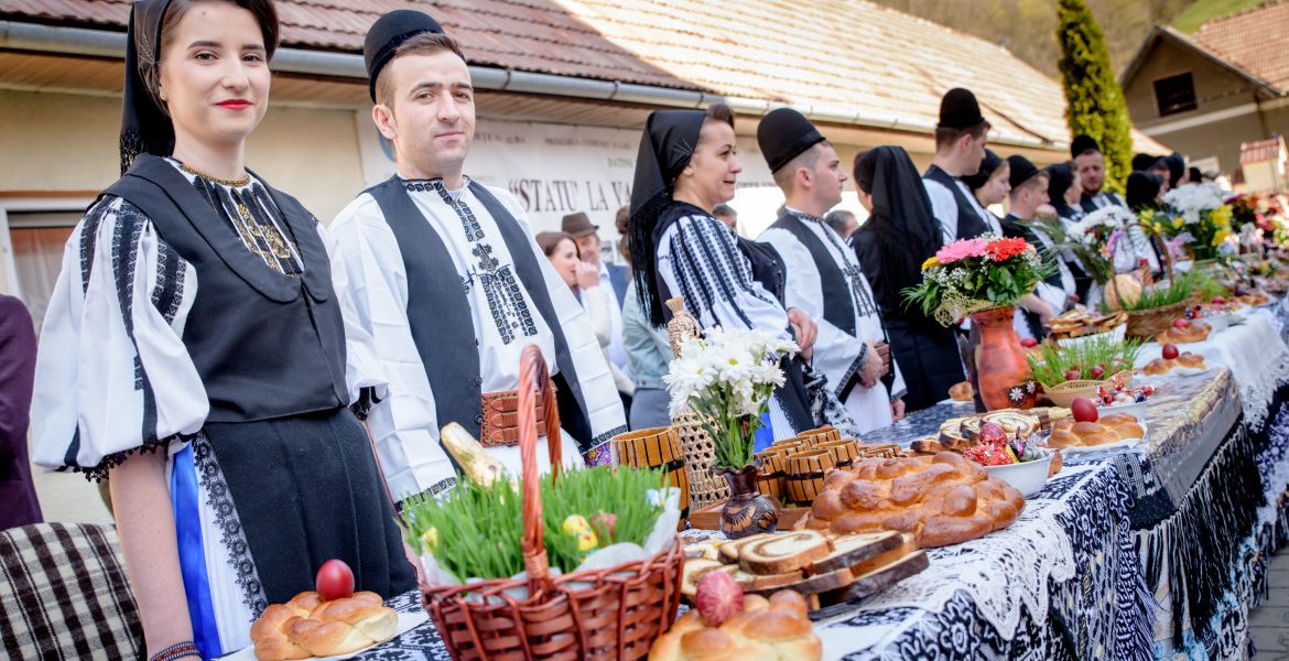 Statu la vase, tradiția uitată de Paște revine: Mircea Lucescu și-a amintit de ea